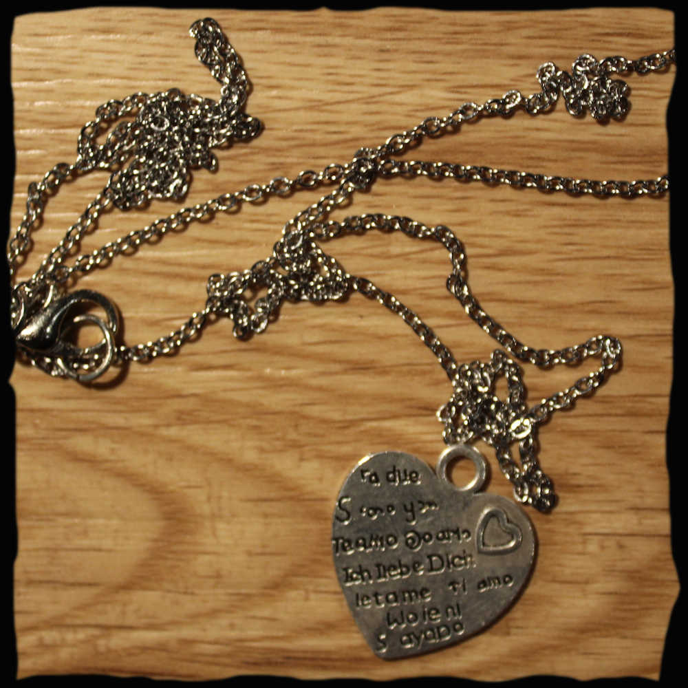 Chaînette chaine medaillon avec pendentif coeur amour en métal argenté or québec canada