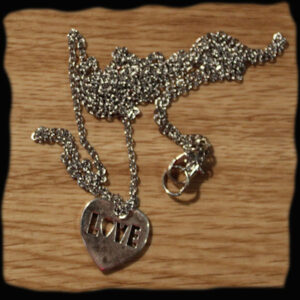 Chainette un love en coeur A80