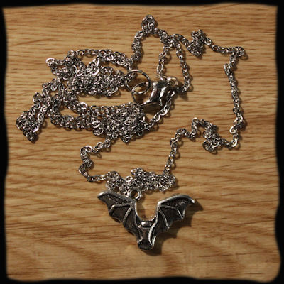 Chainette la chauve souris A226